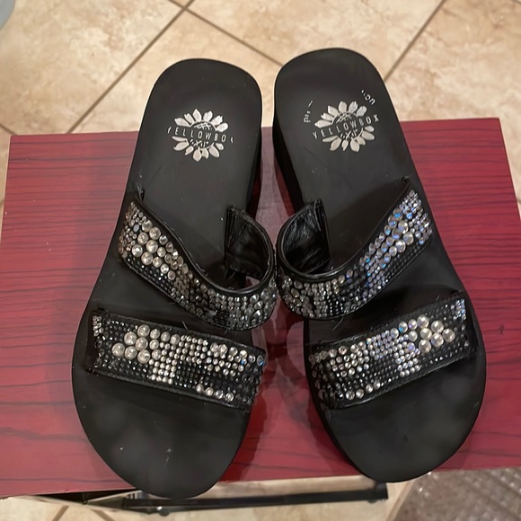 Yellow Box Shoes Yellowbox Womans Black Sparkle Sandals Size 6